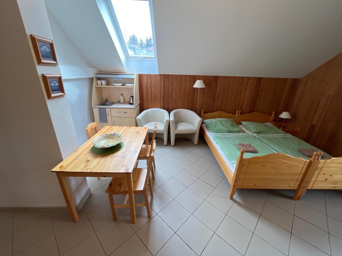 Hotel Sokoli Hnizdo à Hlaska Extérieur photo