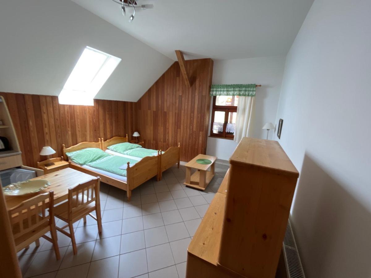 Hotel Sokoli Hnizdo à Hlaska Extérieur photo