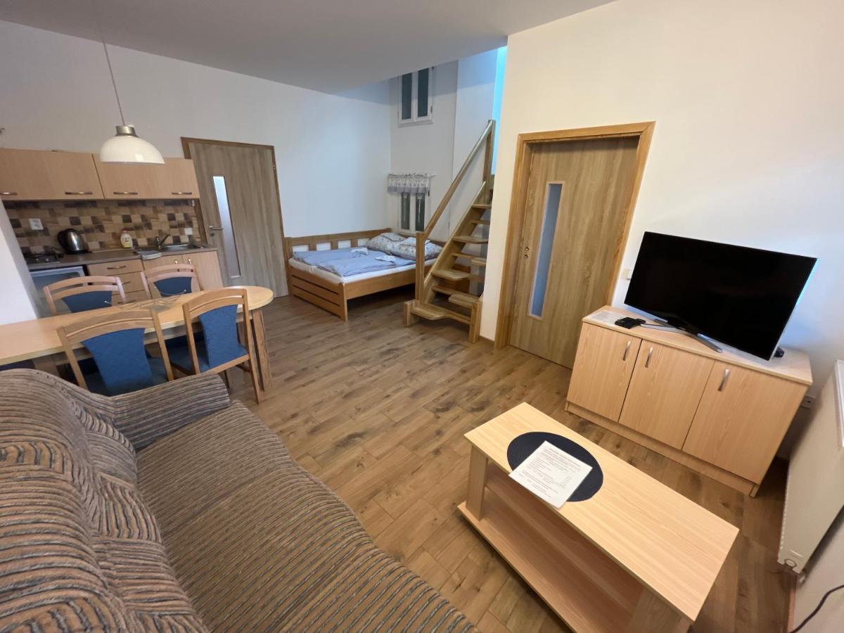 Hotel Sokoli Hnizdo à Hlaska Extérieur photo