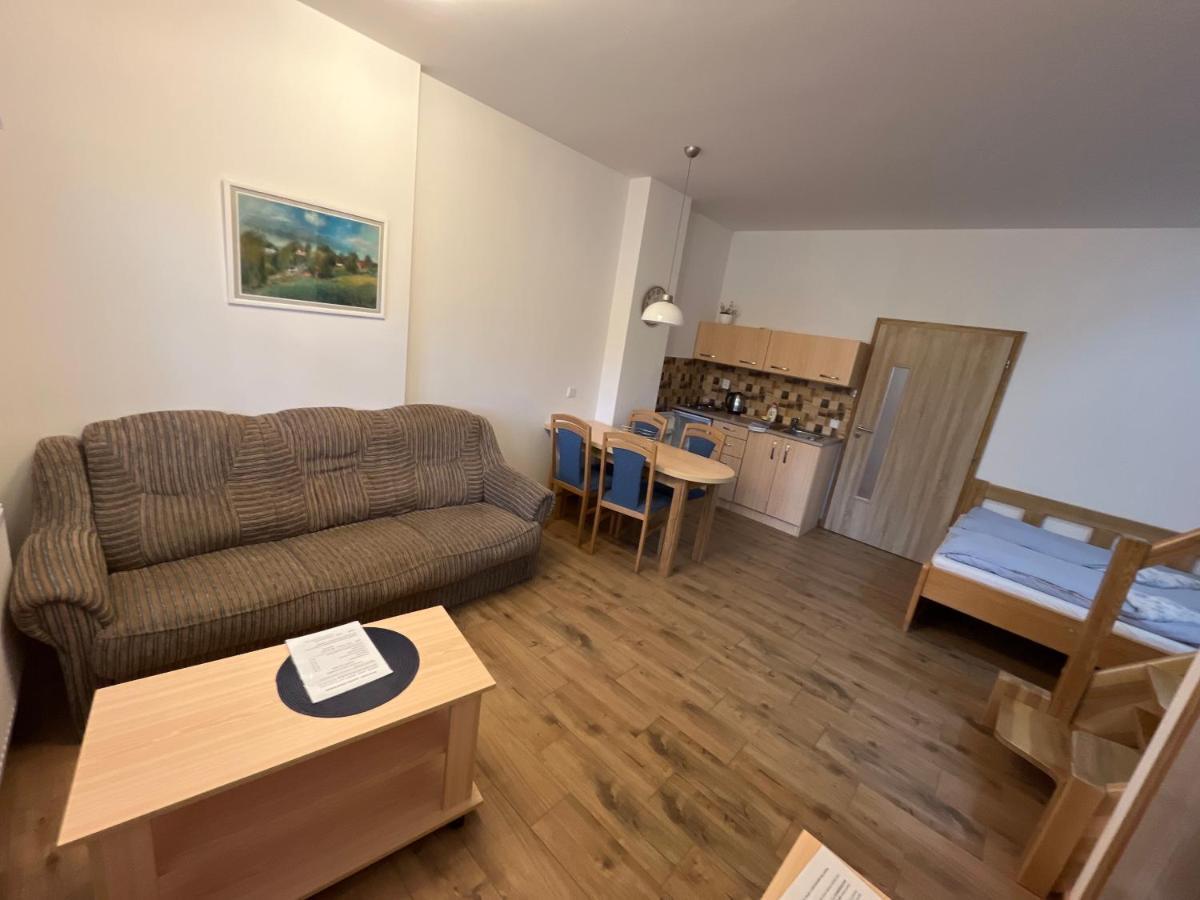 Hotel Sokoli Hnizdo à Hlaska Extérieur photo